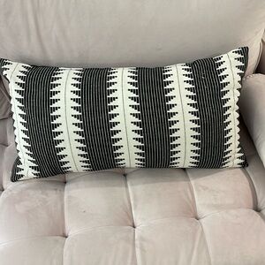 Lumbar decorative pillow